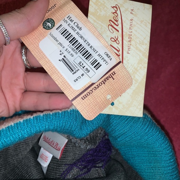 Charlotte Hornets Beanie - Picture 3 of 3